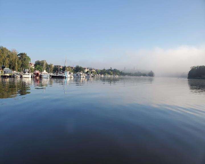 Villa am See - Klubhaus & Hafen